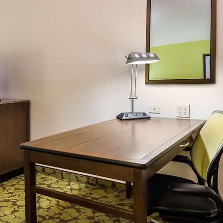 Hilton Garden Inn Wayne Bagian luar foto