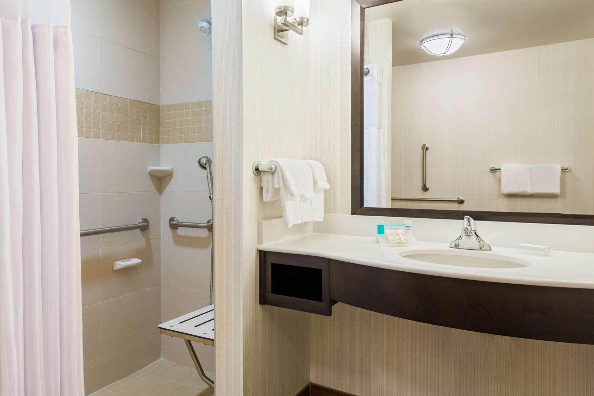 Hilton Garden Inn Wayne Bagian luar foto