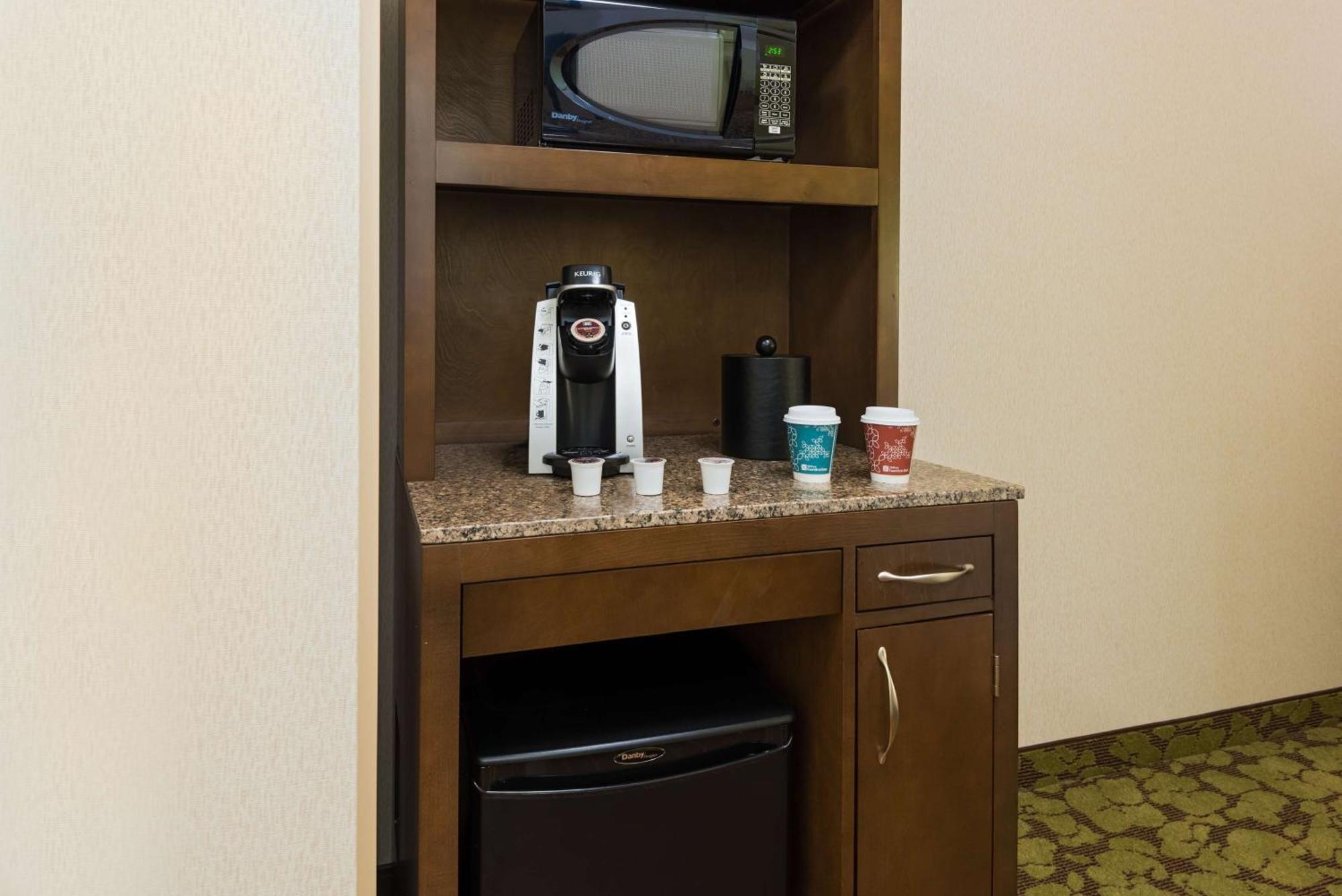 Hilton Garden Inn Wayne Bagian luar foto