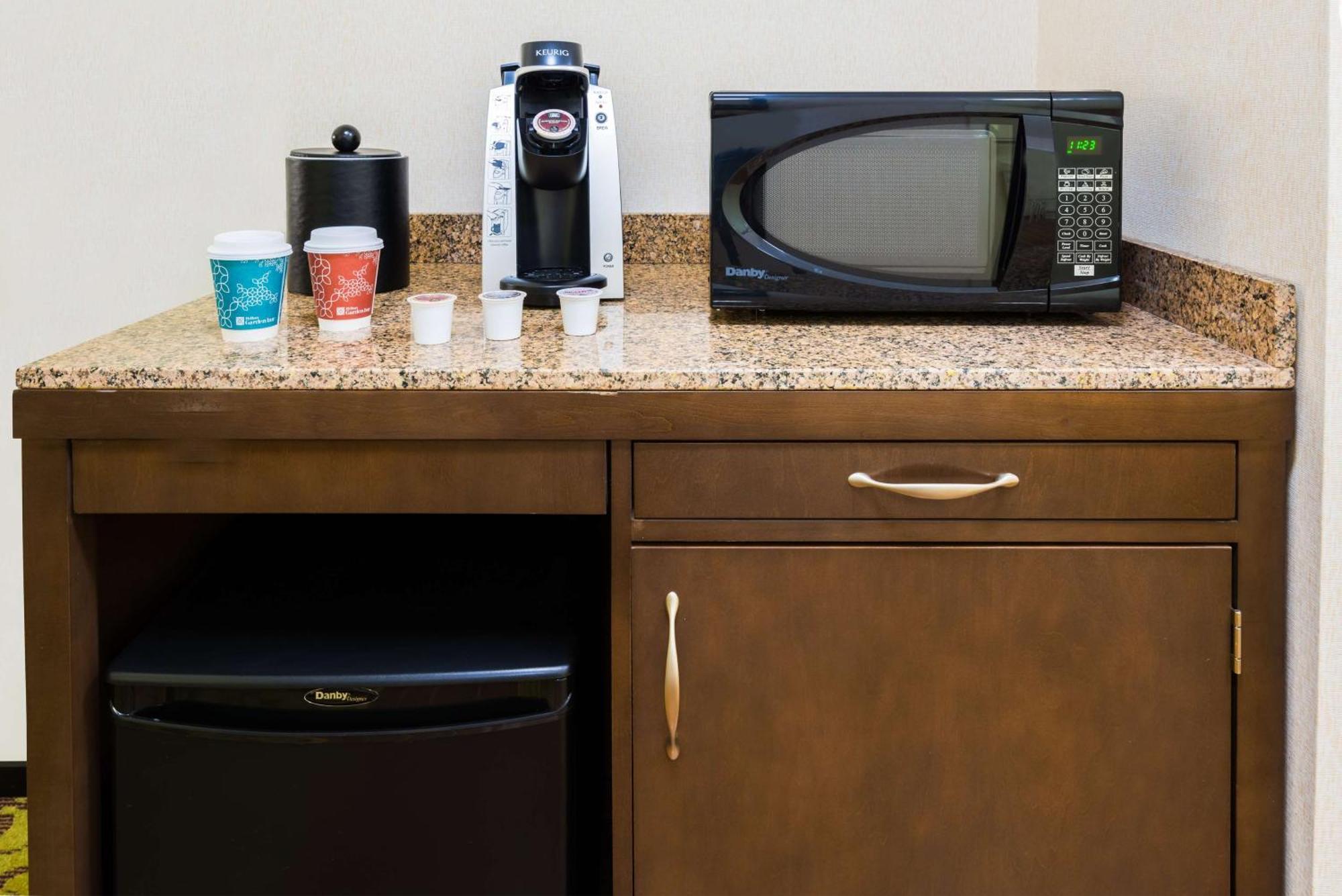 Hilton Garden Inn Wayne Bagian luar foto