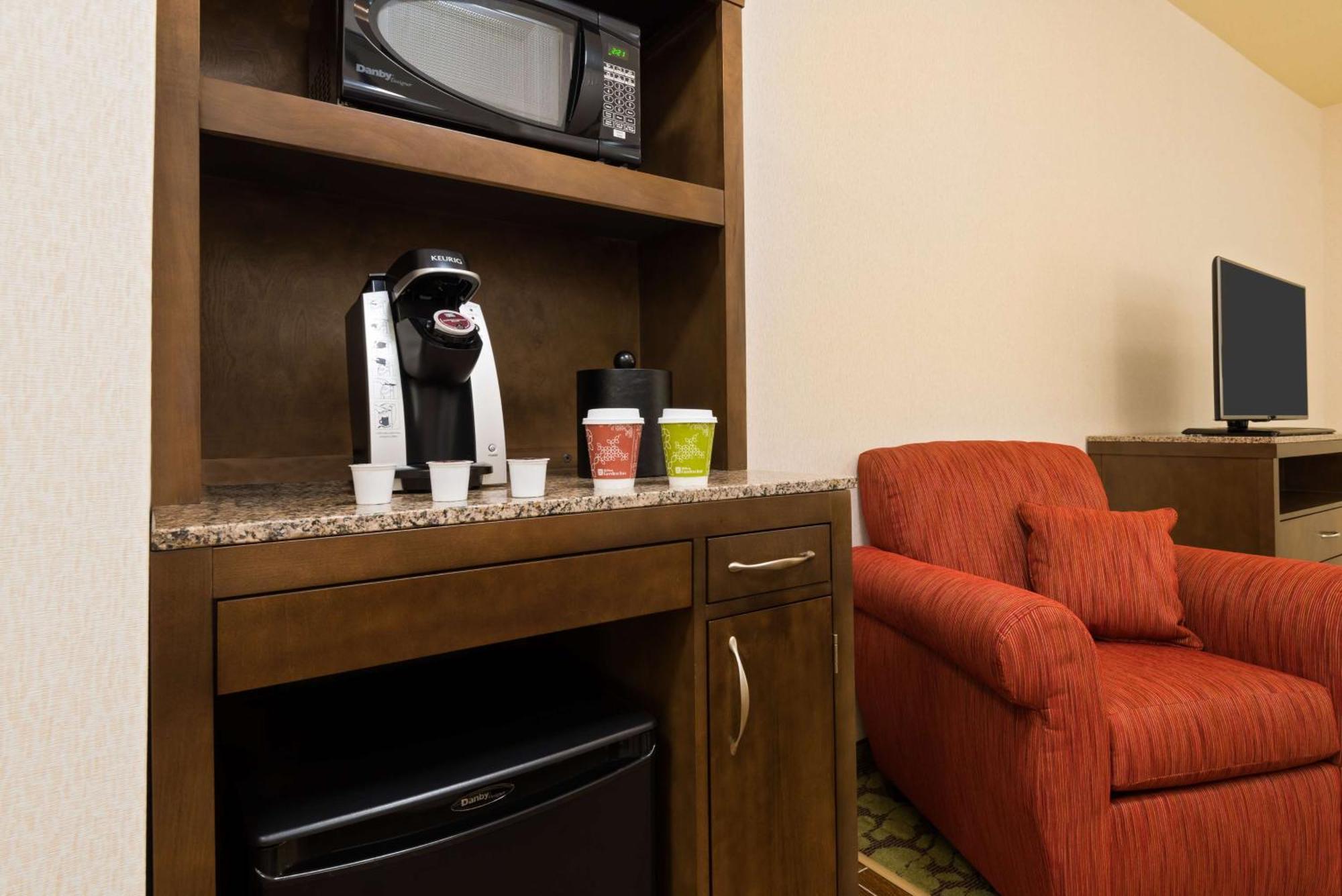 Hilton Garden Inn Wayne Bagian luar foto