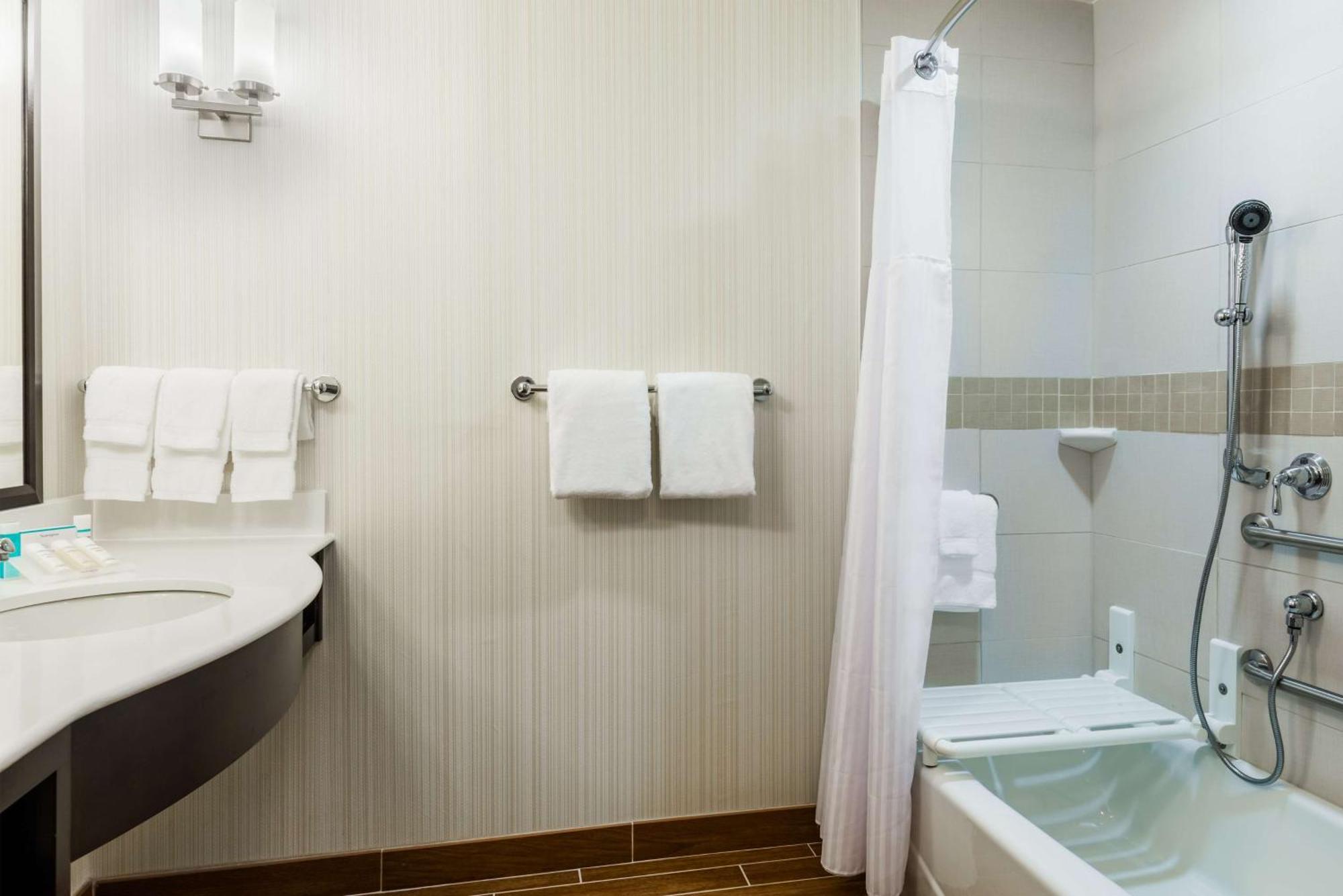 Hilton Garden Inn Wayne Bagian luar foto