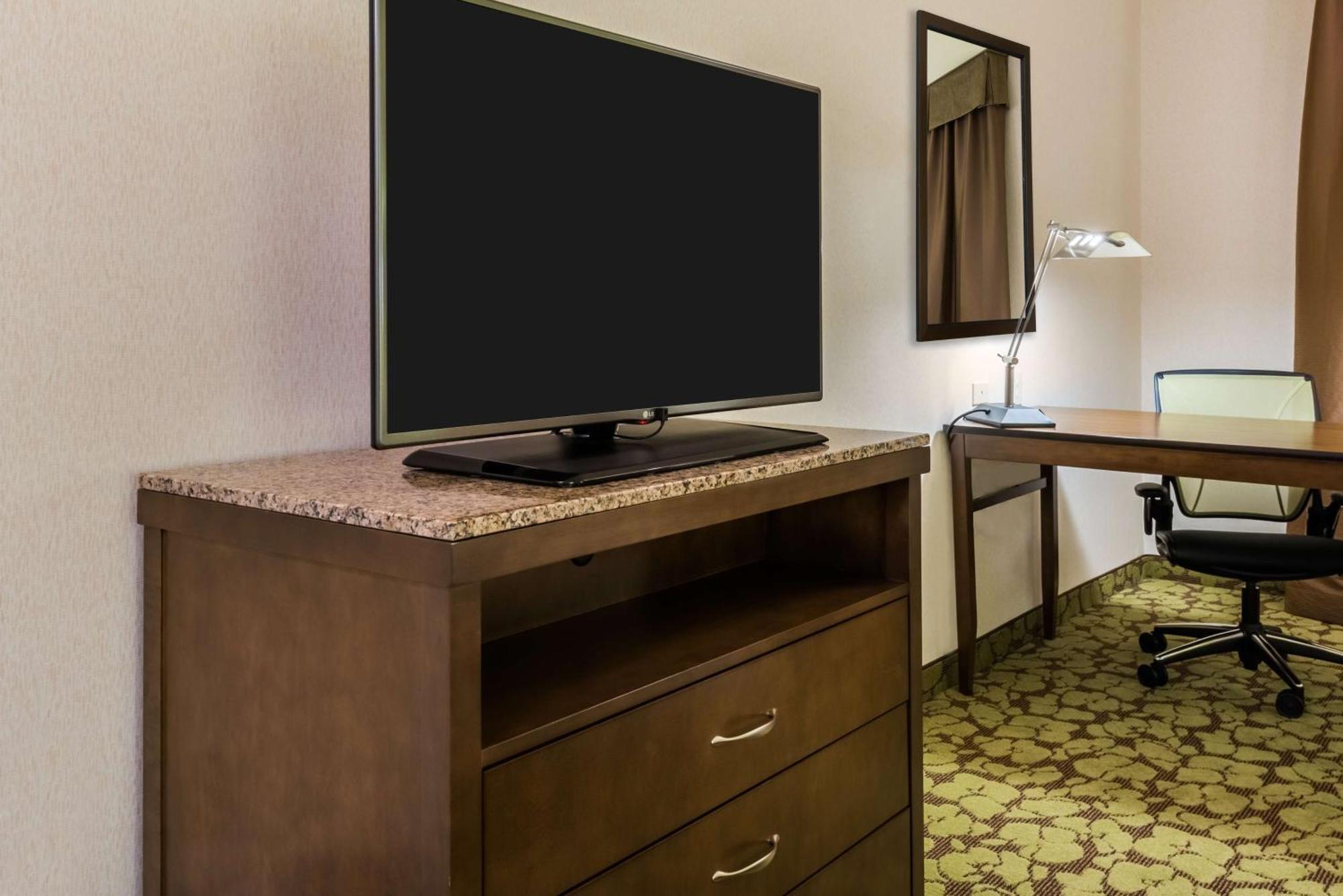 Hilton Garden Inn Wayne Bagian luar foto