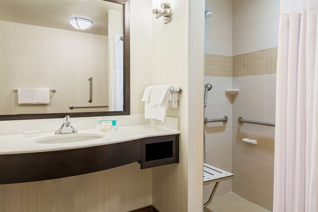 Hilton Garden Inn Wayne Ruang foto